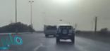 بالفيديو: مشاكسة حامية الوطيس بين قائدي مركبتين على إحدى طرق المملكة
