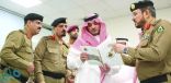 الأمير عبدالعزيز بن سعود يلتقي قادة قوات أمن الحج في منى
