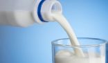 شرب الحليب بدون (فيتامين د) لا يحمي العظام