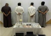 القبض على (4) أشخاص لتزييفهم الأوراق النقدية