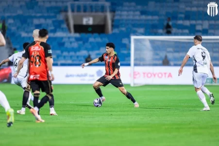 الشباب والرياض يتقاسمان ديربي الجولة 27