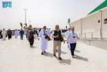 ضيوف برنامج خادم الحرمين الشريفين للعمرة والزيارة يزورون مسجد قباء