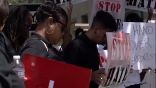 مسيرة أمام سفارة قطر في أمريكا تندد بالإرهاب وتطالب بالسلام
