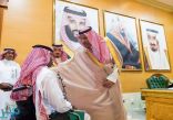 بالصور: أمير الباحة يستقبل جندياً أصيب بالحد الجنوبي