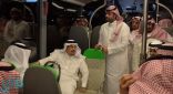 شاهد.. أمير الرياض يستقل حافلة ضمن حافلات مشروع المترو