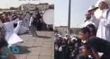 شاهد.. صوفية أتراك يرقصون أمام مسجد قباء بالمدينة