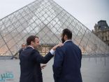 بالصور.. ولي العهد يزور متحف “اللوفر” برفقة الرئيس الفرنسي