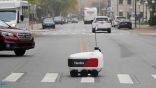 ليس خيالا علميا.. الروبوت الدليفري ينتشر في الشوارع لتوصيل الطعام