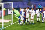 ريال مدريد يتغلب على برشلونة ويعتلي صدارة الدوري الإسباني