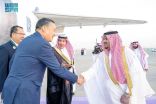 رئيس وزراء تايلند يصل الرياض وفي مقدمة مستقبليه نائب أمير المنطقة