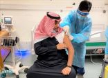 سمو الأمير تركي بن هذلول يتلقى الجرعة الأولى من لقاح كورونا