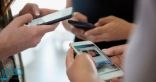 خبراء الصحة يكشفون الطريقة الصحيحة لتنظيف الأجهزة الذكية.. اعرفها