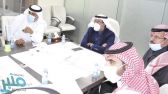 أمين منطقة عسير يجتمع مع منسوبي بلدية خميس مشيط