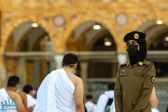 من الميدان.. جندية من قوات أمن الحج والعمرة تتابع المعتمرين
