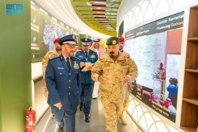 رئيس هيئة الأركان العامة يزور جناح “التحالف الإسلامي” بمعرض الدفاع العالمي