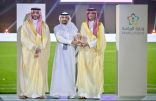 محافظ جدة يكرّم “تفاعل السعودية” خلال الحفل الختامي لبطولة جدة لكرة القدم