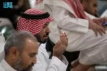 زوار المسجد النبوي في يوم عرفة .. دعاءٌ وابتهال وخشوع
