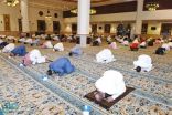الإفتاء تحسم الجدل حول صلاة الرواتب والتراويح والعشاء في المساجد