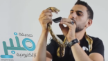 شاهد لحظة تعرض شاب أردني للدغة مباغتة من “أفعى فلسطين” السامة