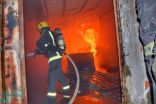 مدني جدة يسيطر على حريق شبَّ بورش للأخشاب