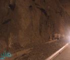 مرور العاصمة القدسة يفتح مسارات أنفاق العمرة بعد إزالة الصخور المتساقطة