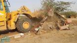 بالصور: إزالة 40 حظيرة إبل ومصادرة طبالي أخشاب وبسطات جنوب جدة