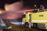 صور | الدفاع المدني ينجح في إخماد حريق بمستودع إطارات في صناعية جازان