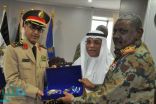البرهان يمنح الملحق العسكري السعودي بالخرطوم وسام النيلين