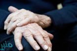 8 أعراض توضح العلاقة بين مرض «باركنسون» وتقدم العمر