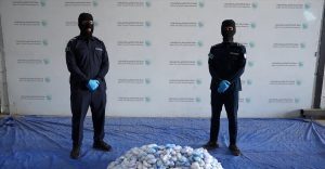 جمرك ميناء جدة الإسلامي يُحبط محاولة تهريب أكثر من 58 كيلوجرامًا من مادة الميثامفيتامين المخدر (الشبو) مُخبأة في إرسالية “أحذية”