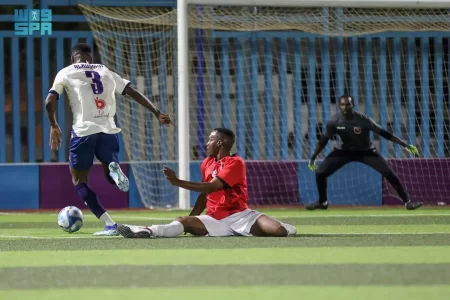 فريقا حرس الحدود والتعاون يتأهلان إلى دور الـ(4) من بطولة جدة لكرة القدم