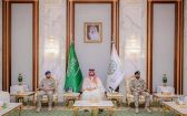 الأمير خالد بن سلمان يلتقي قادة وزارة الدفاع ويهنئهم بعيد الفطر المبارك