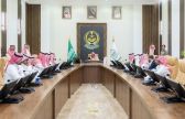 سمو أمير منطقة الباحة يُناقش مشاريع بلدية محافظة العقيق