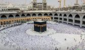 الرئاسة العامة لشؤون المسجد الحرام والمسجد النبوي توزع قرابة (5000) مظلة على قاصدي بيت الله الحرام