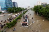حصيلة ضحايا الفيضانات المدمرة في باكستان تتجاوز الألف