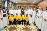 محافظ محايل المكلف يجتمع بفريق نشامى عسير ويدشن عددًا من المبادرات