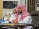 عواد العنزي: التمسك بكتاب الله والسنة النبوية سبيل لصلاح العبد في دينه ودنياه