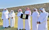 فرع وزارة البيئة والمياه والزراعة بعسير يكرّم مزارعًا في محافظة تنومة