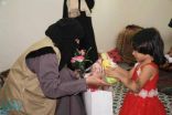 مركز الملك سلمان يوزيع هدايا العيد للأطفال الأيتام في اليمن