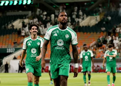 هاتريك توني يقود الأهلي لاكتساح أبها برباعية في دوري روشن