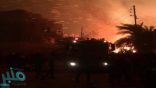 فيديو .. النيران تحاصر قرية في مصر وتلتهم مساحة كبيرة من أشجار النخيل