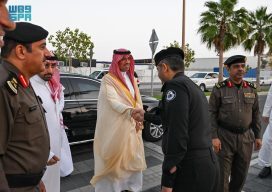 محافظ جدة يشارك الإفطار الرمضاني مع قادة ومنسوبي القطاعات الأمنية في الميدان بالمحافظة