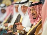 خادم الحرمين يستقبل أصحاب السمو والفضيلة والمعالي وجمعاً من المواطنين