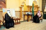 الأمير بدر بن سلطان يستقبل نائب وزير الحج والعمرة
