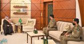 أمير الشرقية يكرم ضابطًا لإخلاصه في أداء عمله