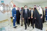 تلبية لدعوة ولي العهد .. رئيس الوزراء وزير الدفاع في مملكة تايلند يصل الرياض