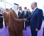الرئيسُ الكازاخستاني يؤدي مناسكَ العمرة