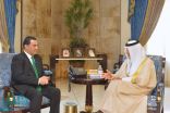 الأمير خالد الفيصل يستقبل القنصل الليبي