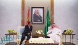 خادم الحرمين الشريفين يعقد جلسة مباحثات مع رئيس أرتيريا