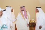 نائب أمير مكة يقدم تعازيه لنائب وزير الحج في وفاة شقيقته